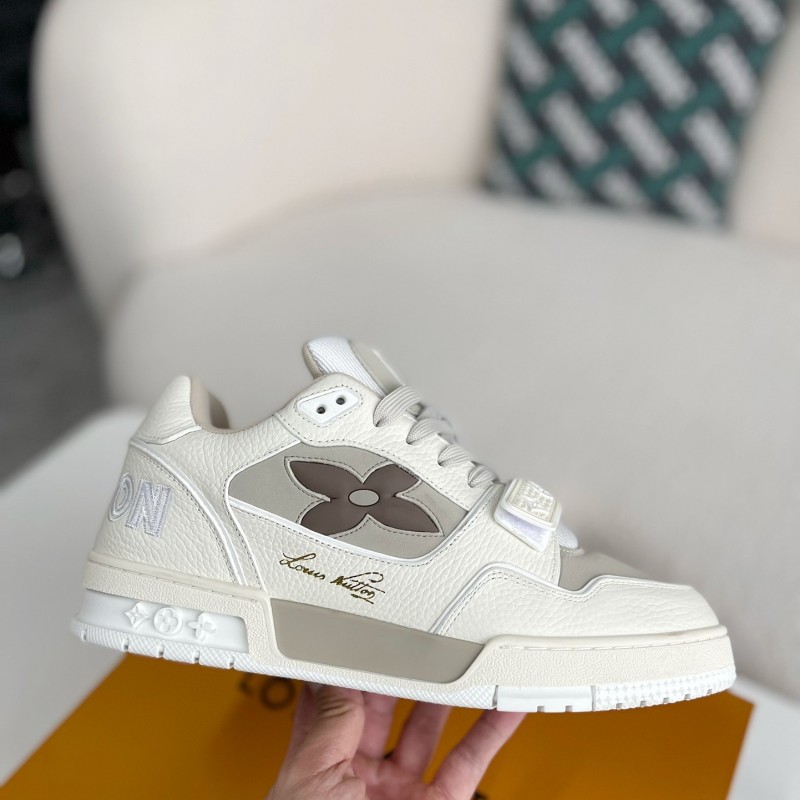 L0*is V*t0n TRAINER SNEAKERS