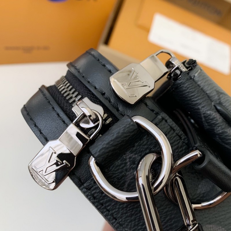 L0*is V*t0n Trio New Men’s colour-matching postman bag M69443  Size：25*18.5*7cm