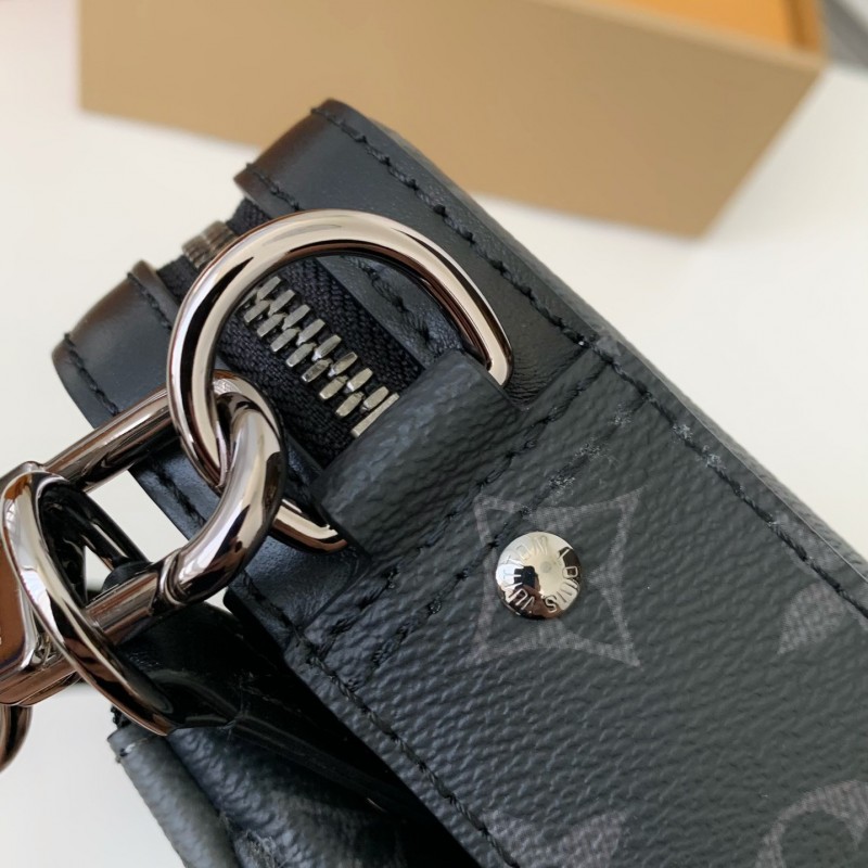 L0*is V*t0n Trio New Men’s colour-matching postman bag M69443  Size：25*18.5*7cm