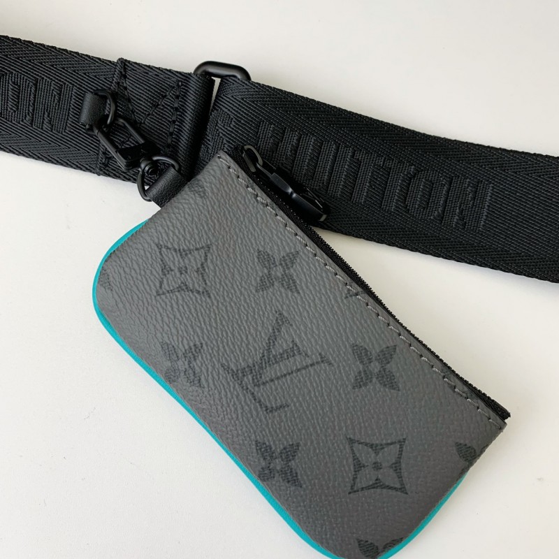 L0*is V*t0n Trio New Men’s colour-matching postman bag M11648  Size：25*18.5*7cm