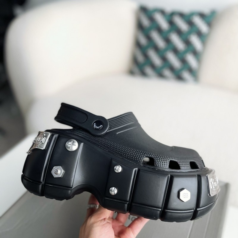 Ba*len*cia*ga Cr*0*s