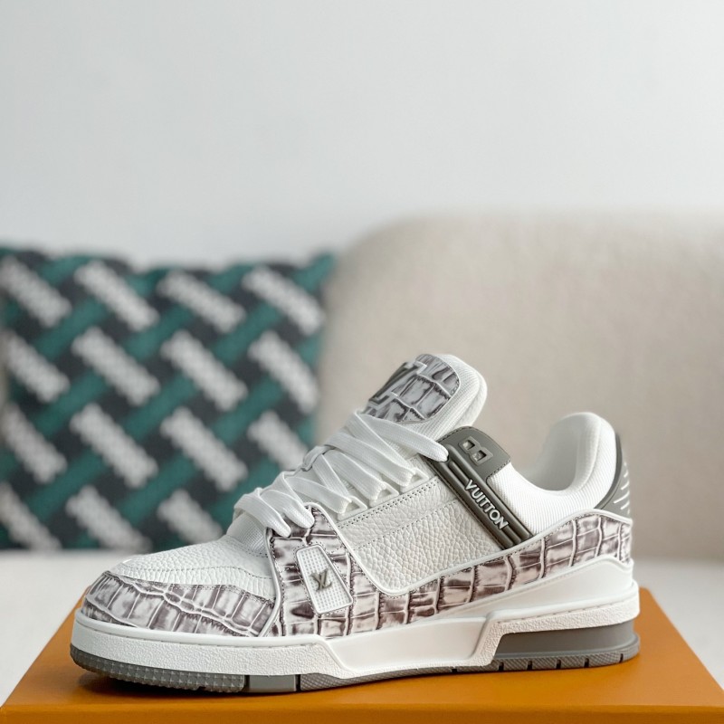 L0*is V*t0n TRAINER SNEAKERS