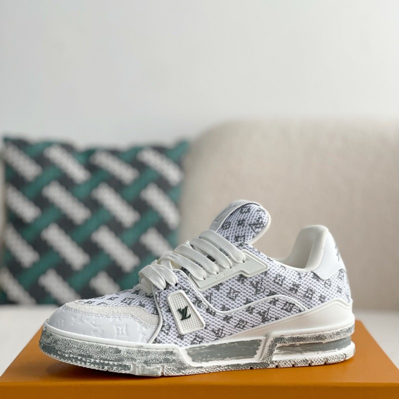 L0*is V*t0n TRAINER SNEAKERS