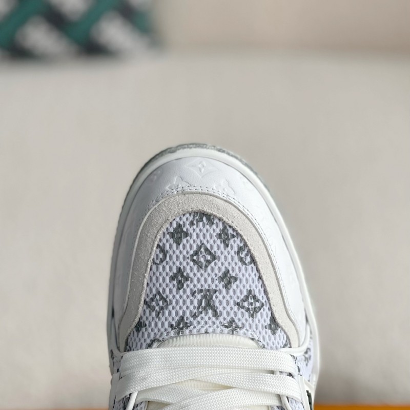 L0*is V*t0n TRAINER SNEAKERS