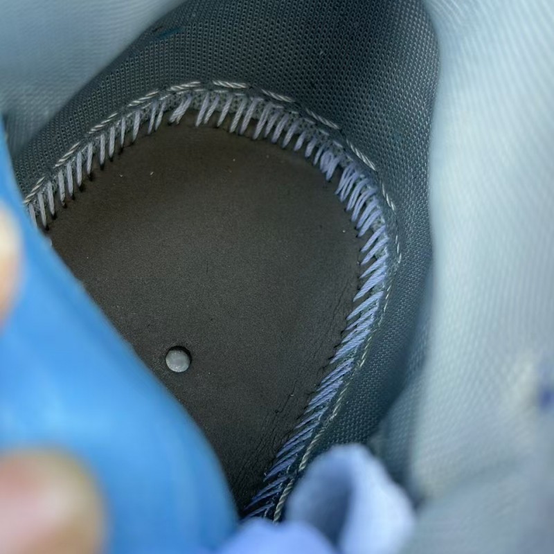 Air Jordan 1 Retro High Hyper Royal Smoke Grey