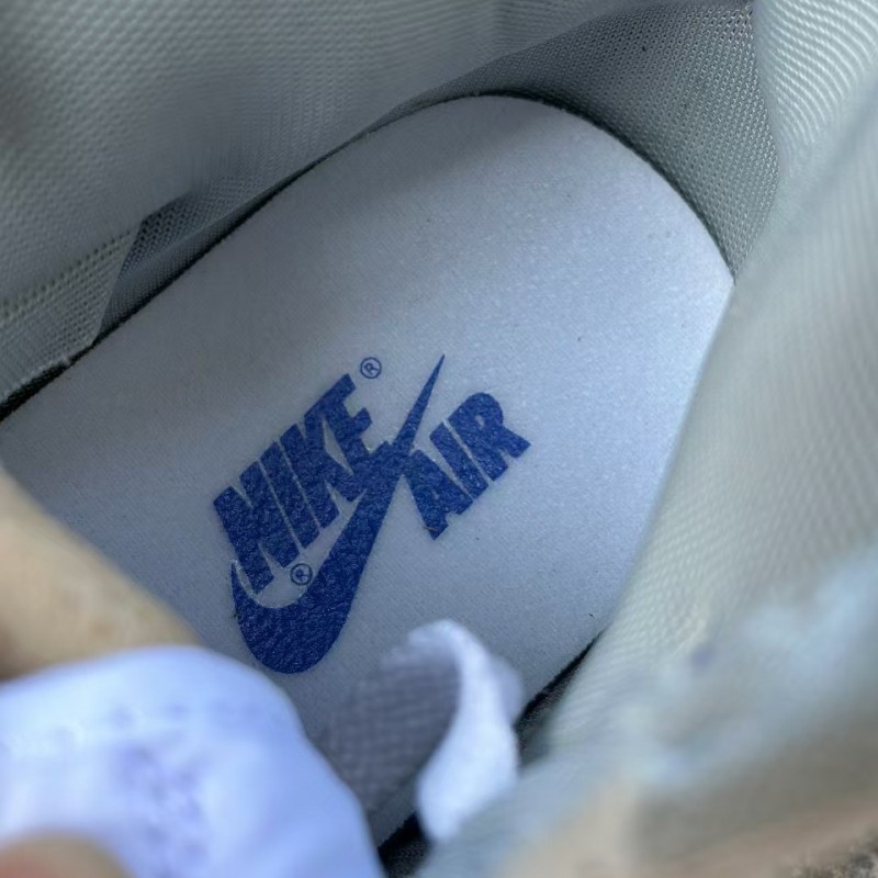 Air Jordan 1 Retro High Hyper Royal Smoke Grey