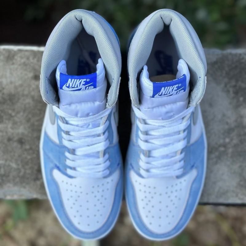 Air Jordan 1 Retro High Hyper Royal Smoke Grey