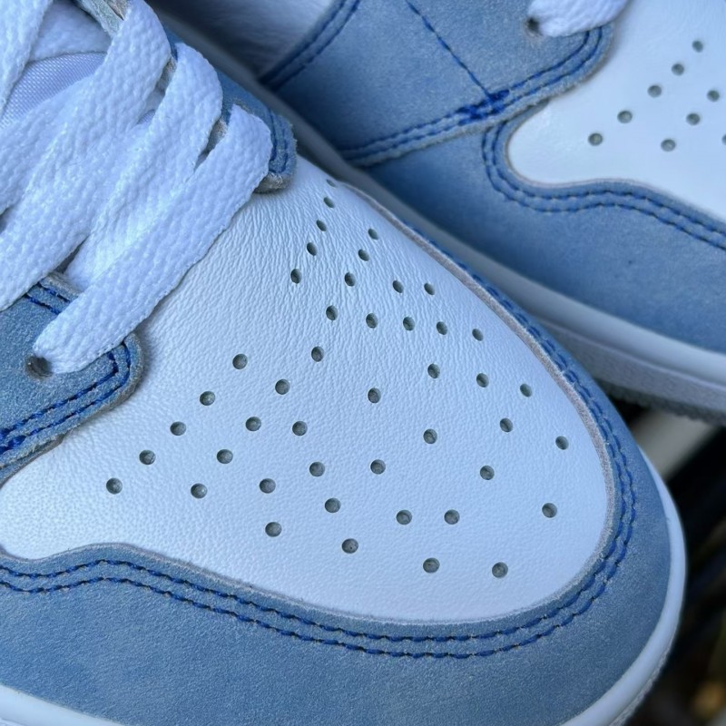 Air Jordan 1 Retro High Hyper Royal Smoke Grey