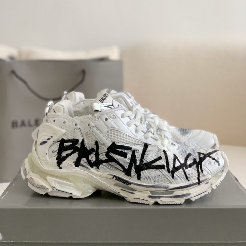 Ba*len*cia*ga sneakers