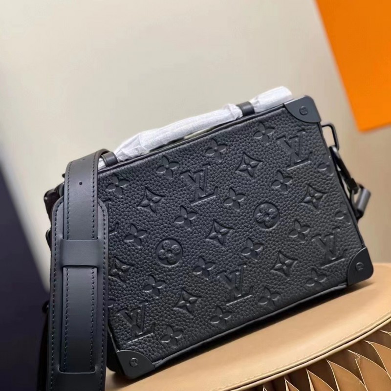 L0*is V*t0n Petite Malle