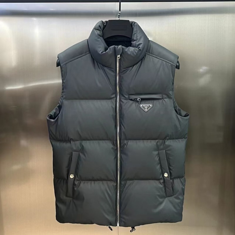 Pra*a white Go*e down vest