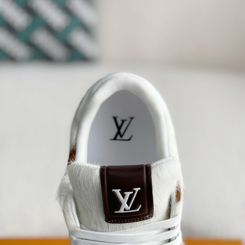 L0*is V*t0n TRAINER SNEAKERS