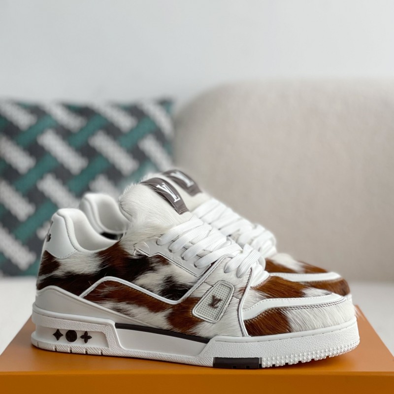 L0*is V*t0n TRAINER SNEAKERS