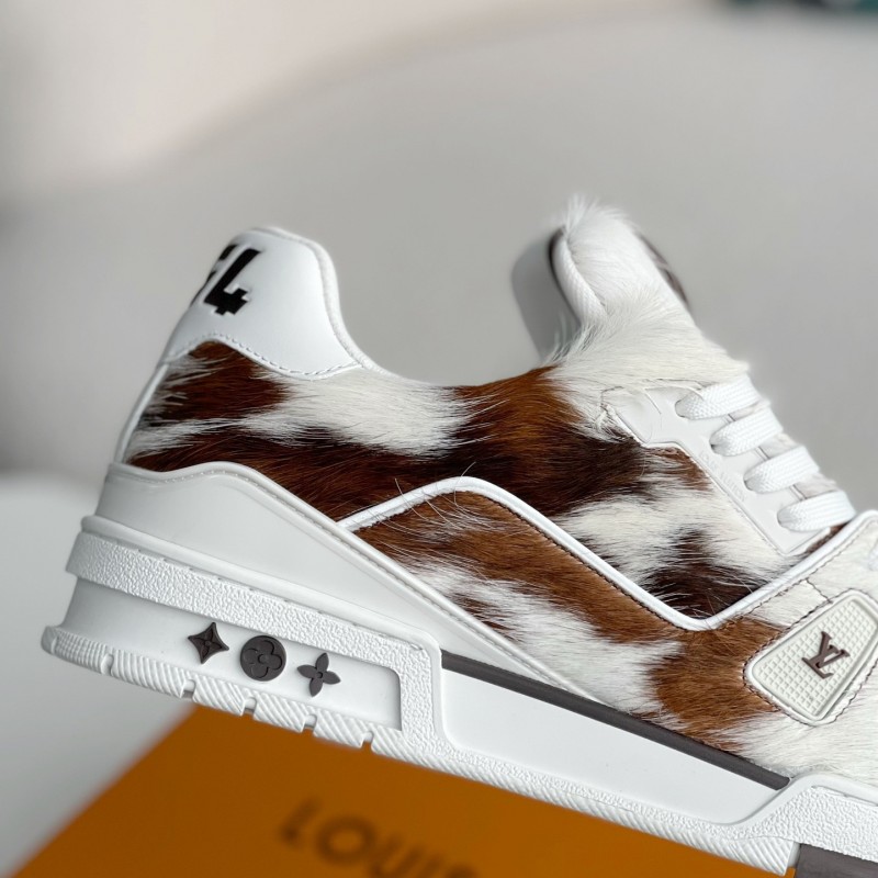 L0*is V*t0n TRAINER SNEAKERS