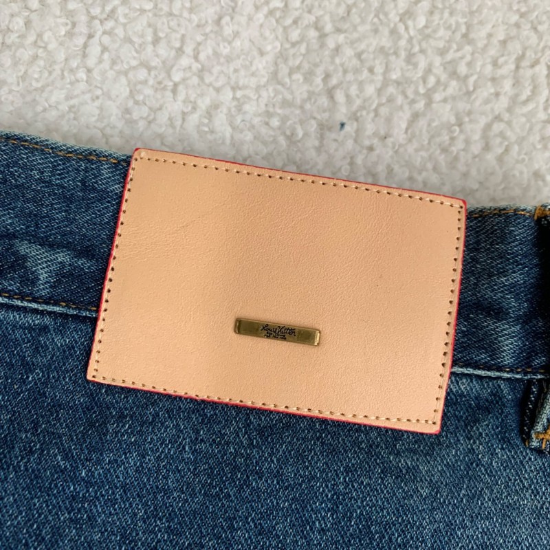 L0*is V*t0n  Costumes