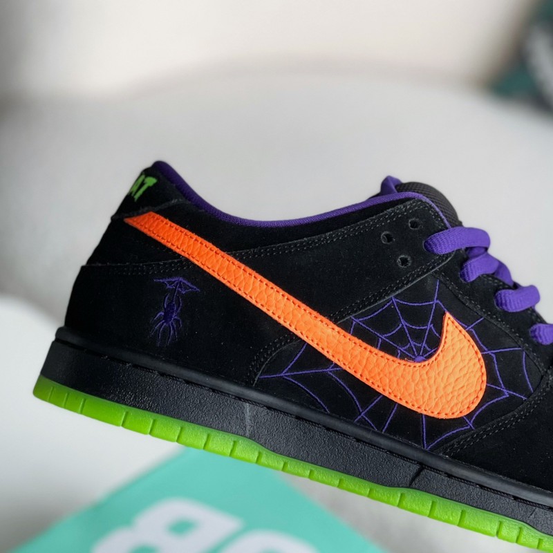 Nike Dunk SB "Night of Mischief" Halloween Suede