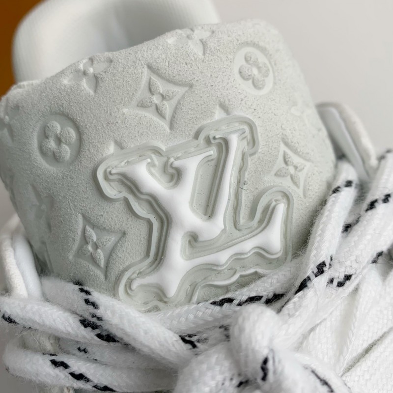 L0*is V*t0n TRAINER SNEAKERS