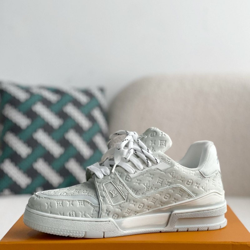 L0*is V*t0n TRAINER SNEAKERS