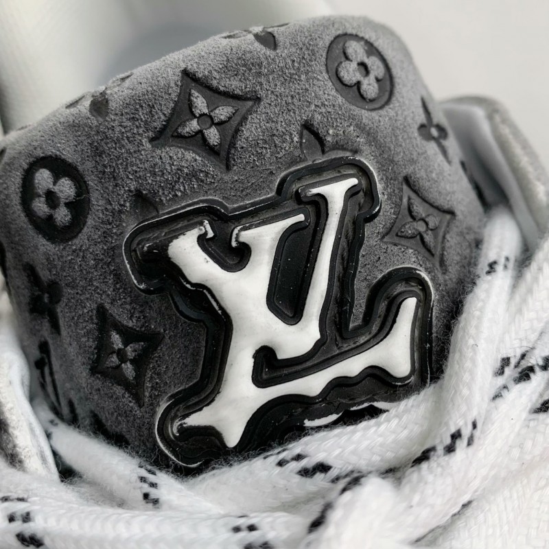 L0*is V*t0n TRAINER SNEAKERS