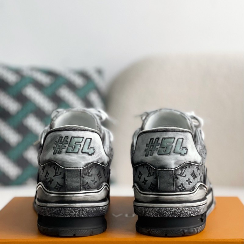 L0*is V*t0n TRAINER SNEAKERS