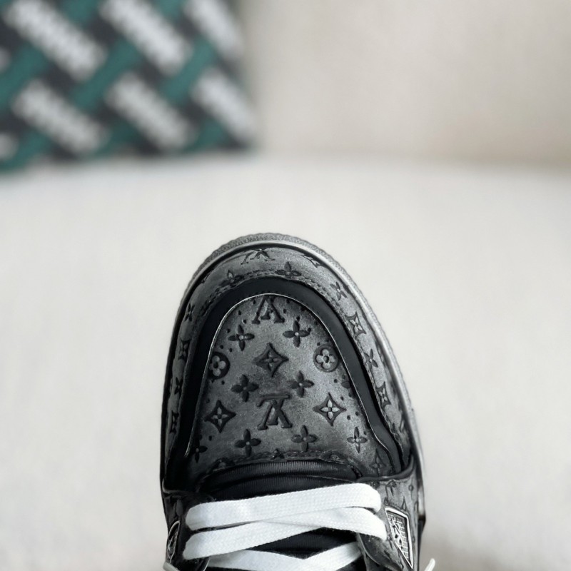 L0*is V*t0n TRAINER SNEAKERS