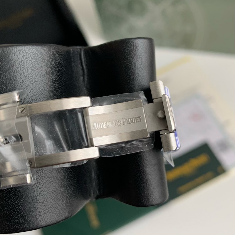 Audemars P*g*et Royal Oak Series Men