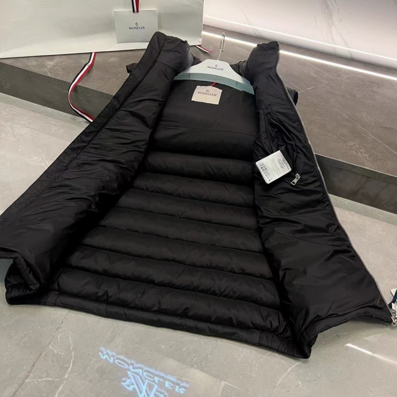 Moncler new albyt oblique zipper hidden hood stand collar vest