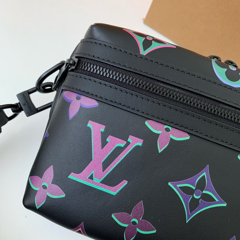 L0*is V*t0n  COMET Full Leather Messenger Bag M22495