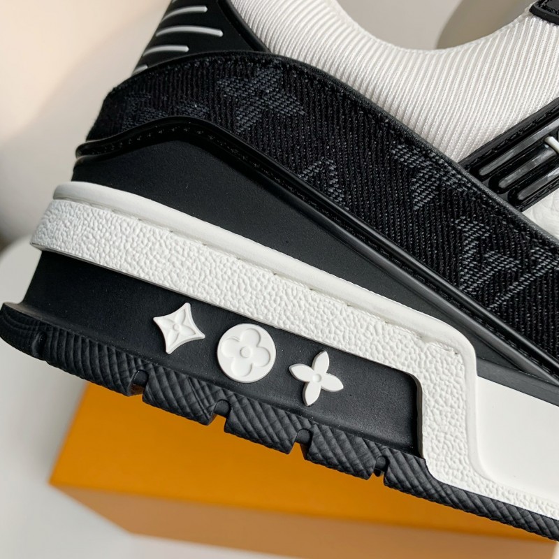 L0*is V*t0n TRAINER SNEAKERS