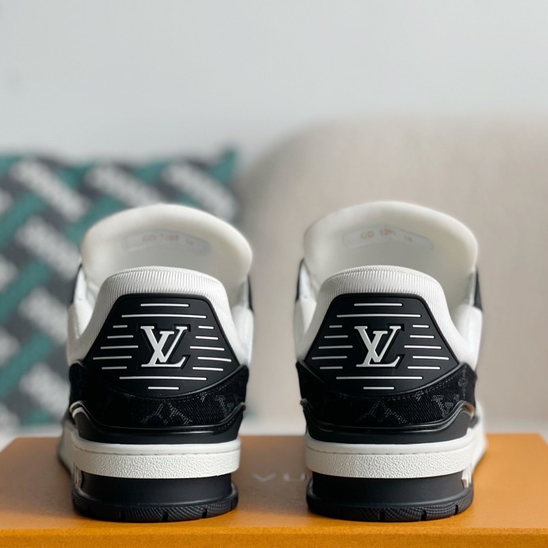 L0*is V*t0n TRAINER SNEAKERS