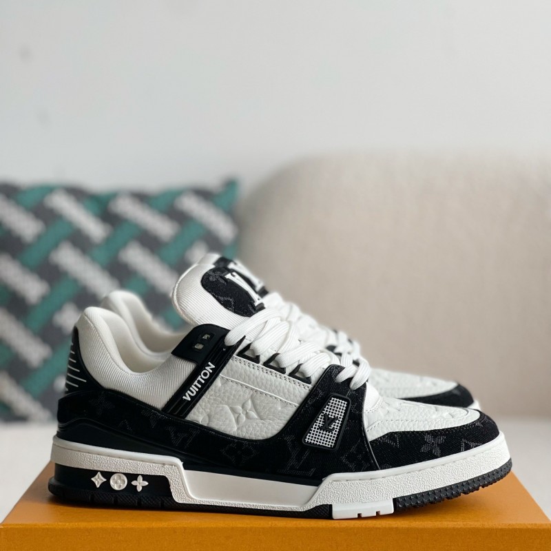 L0*is V*t0n TRAINER SNEAKERS