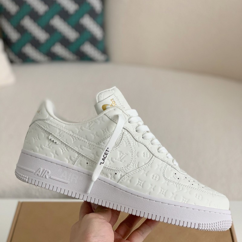 L0*is V*t0n × NIKE AIR FORCE 1 Sneaker