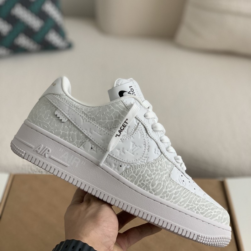 L0*is V*t0n × NIKE AIR FORCE 1 SNEAKER