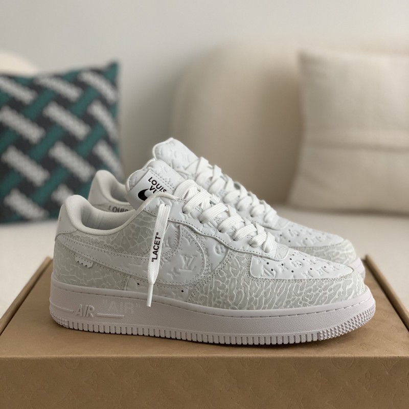 L0*is V*t0n × NIKE AIR FORCE 1 SNEAKER