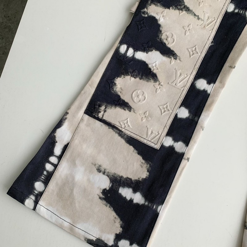 L0*is V*t0n  Costumes