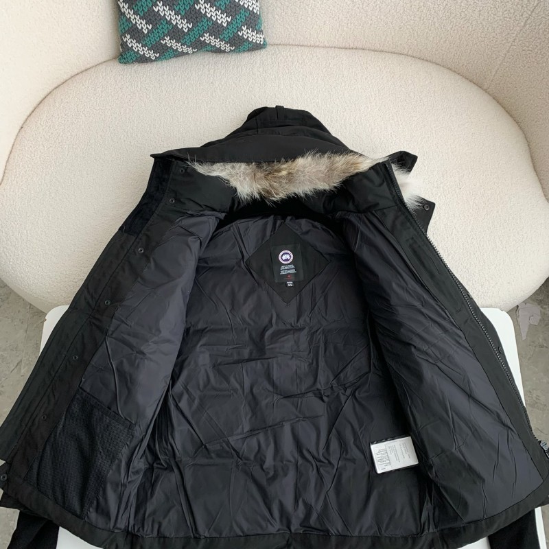 Can*a Go*e parka down jacket
