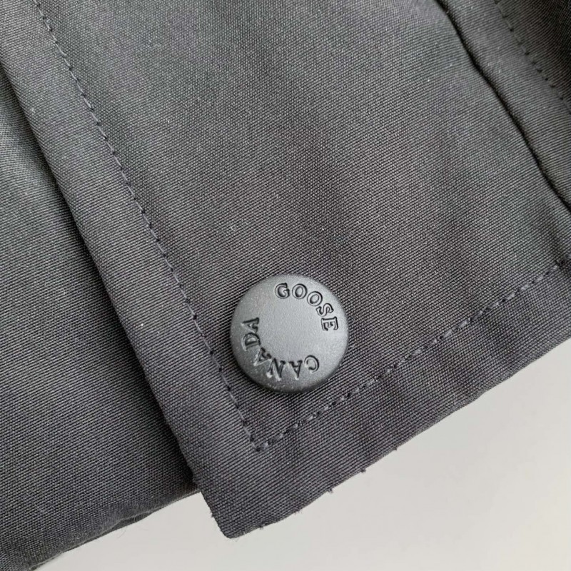 Can*a Go*e parka down jacket