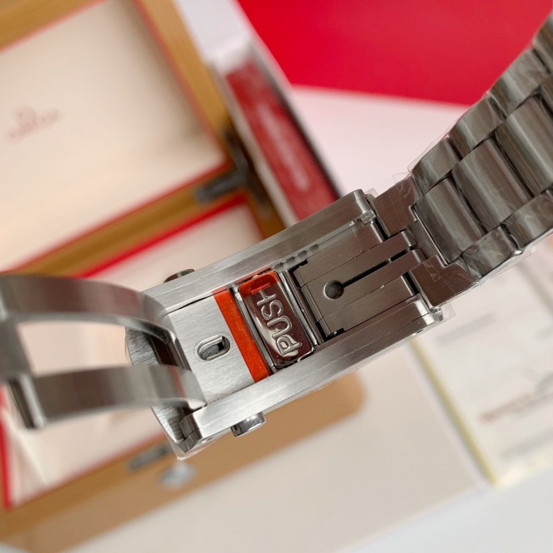 Om**a Seahorse Series Ocean Cosmos  Cup 600-meter dive wristwatch,43.5mm