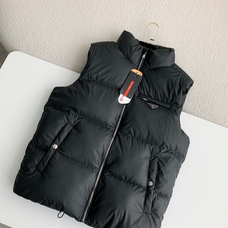 Pra*a white Go*e down vest