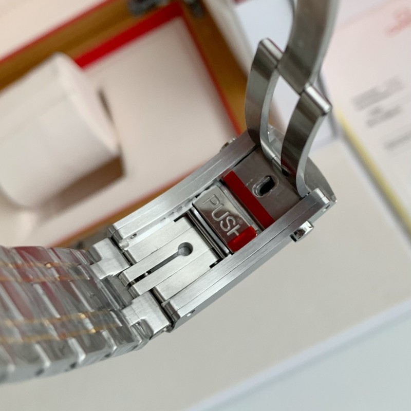 Om**a Seahorse Series 300-meter dive wristwatch,43.5mm