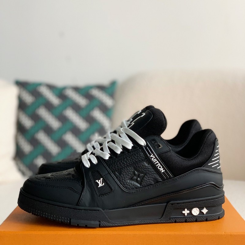 L0*is V*t0n TRAINER Sneakers