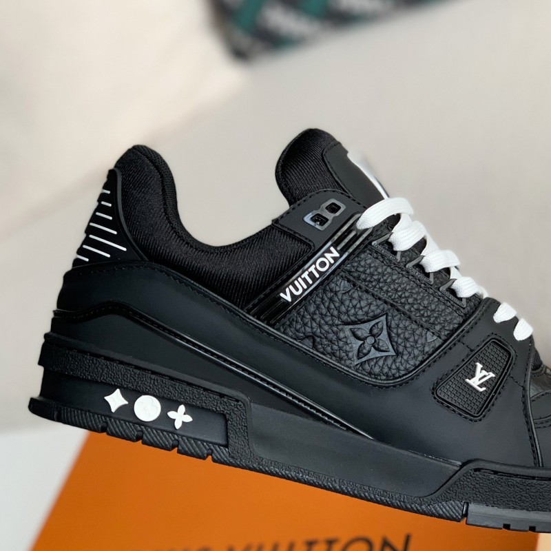 L0*is V*t0n TRAINER Sneakers