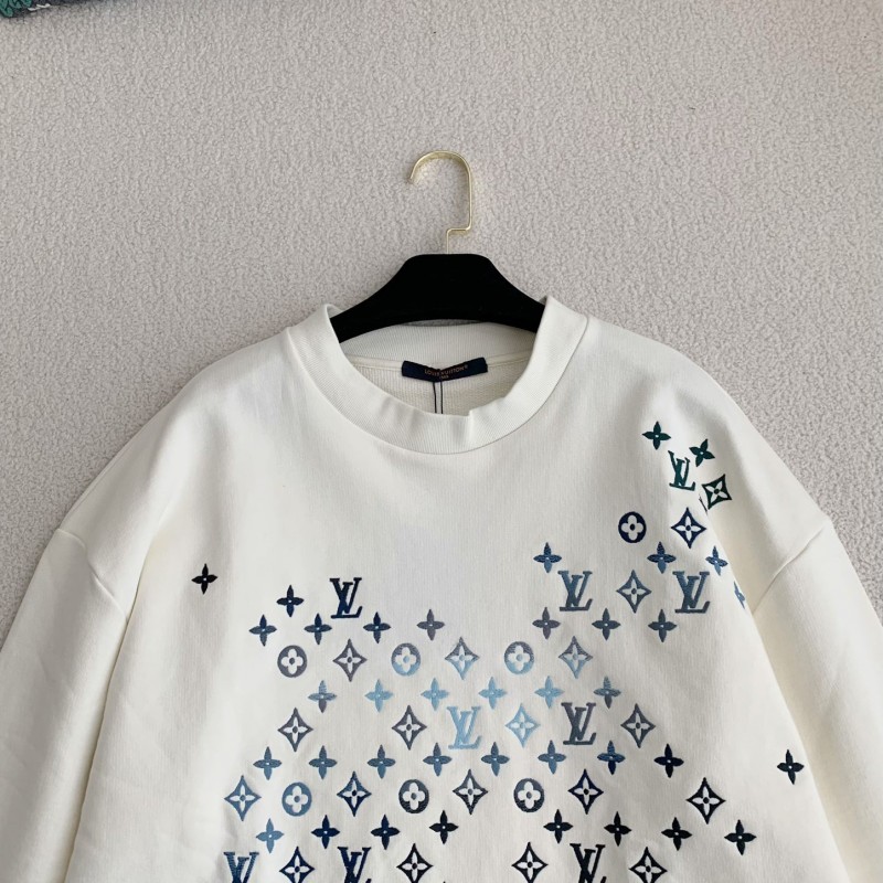 L0*is V*t0n turtleneck