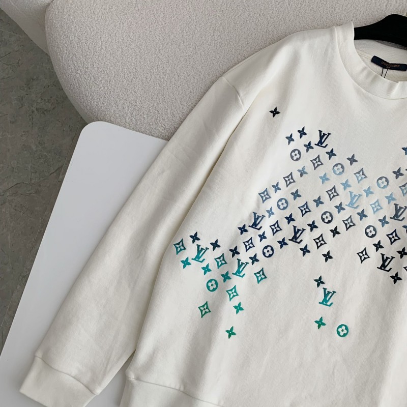 L0*is V*t0n turtleneck