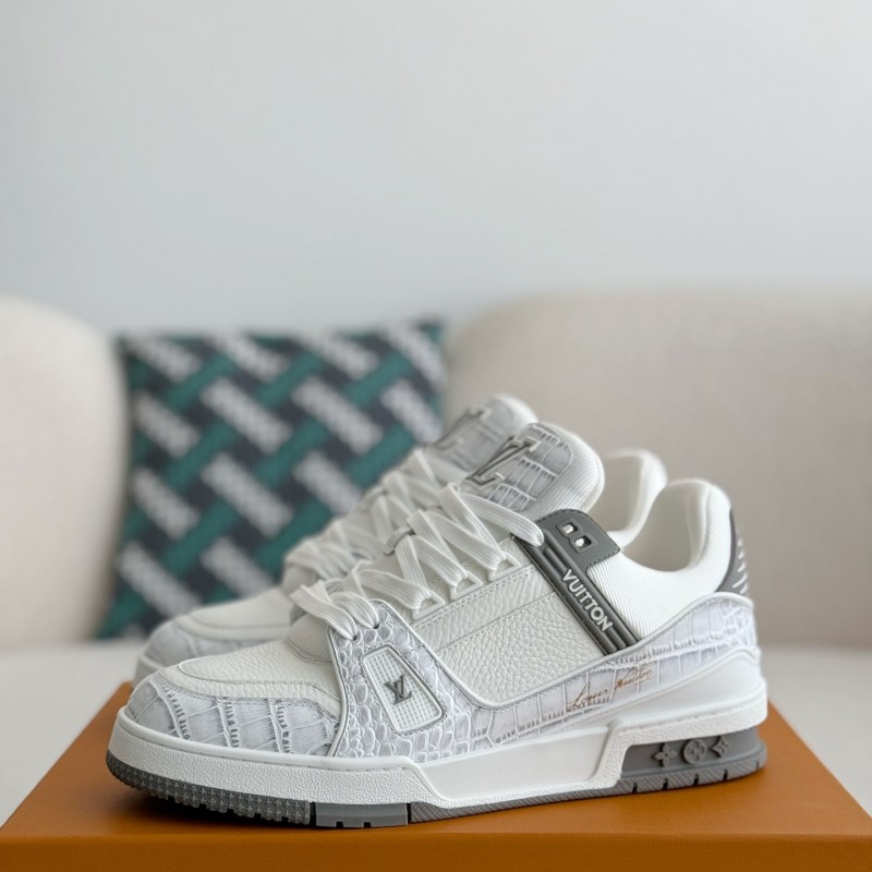 L0*is V*t0n TRAINER SNEAKERS