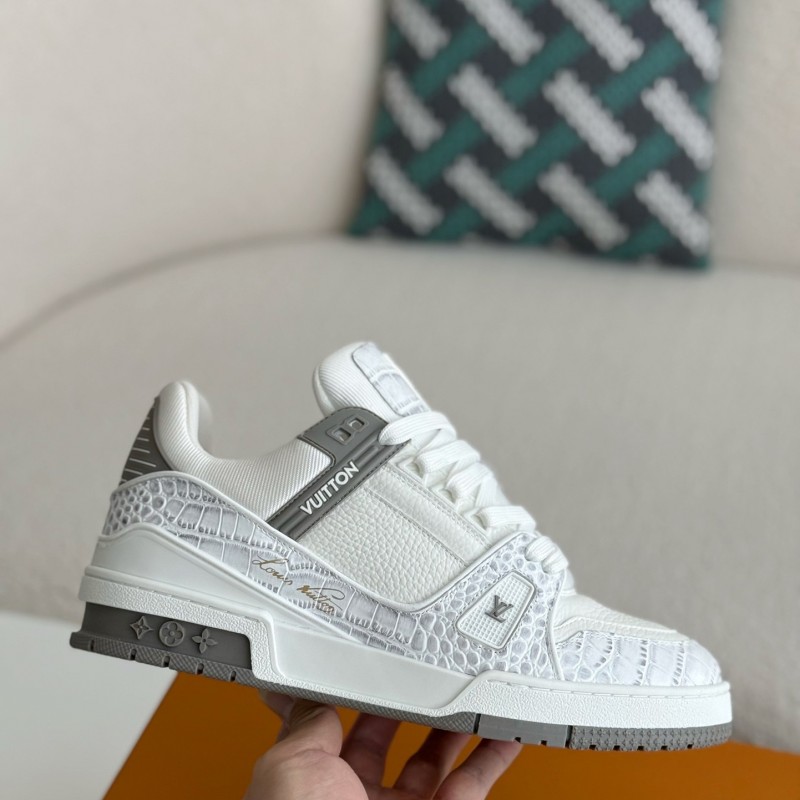 L0*is V*t0n TRAINER SNEAKERS