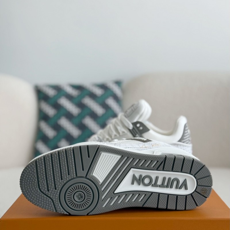 L0*is V*t0n TRAINER SNEAKERS