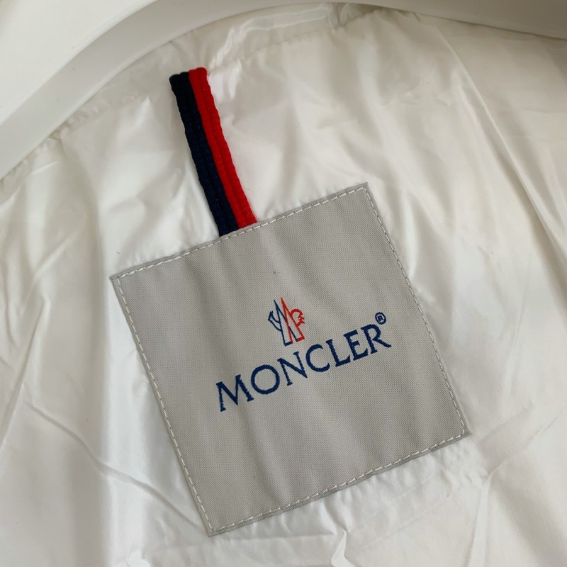 Moncler Montbeliard down jacket