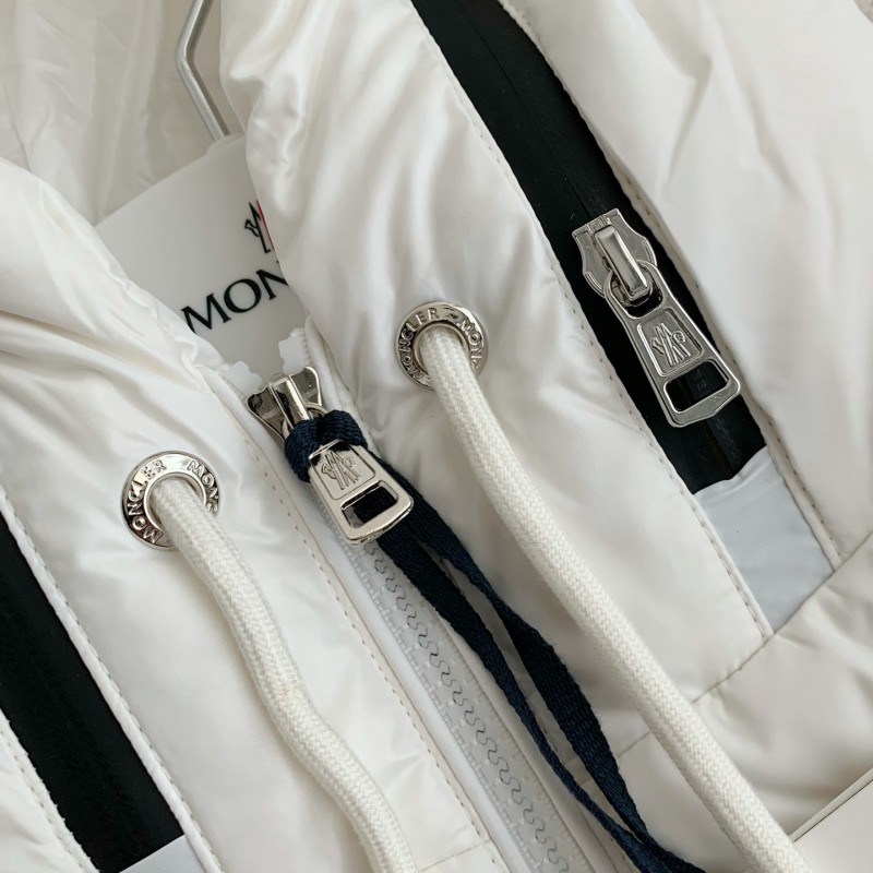 Moncler Montbeliard down jacket