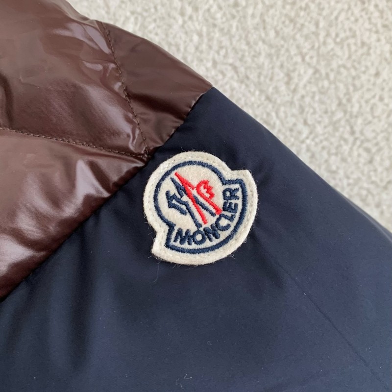 Moncler Montbeliard down jacket